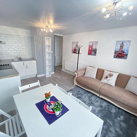 2 Bedroom Flat, Dalston Junction, Лондон Экстерьер фото